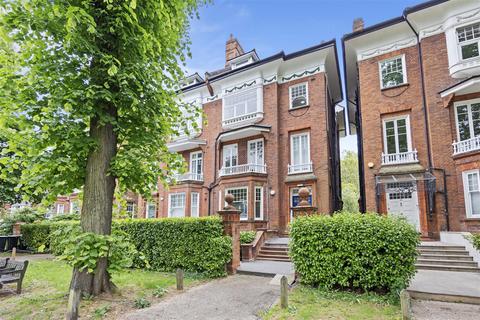 Belsize Avenue, Belsize Park NW3 1 bed apartment for sale