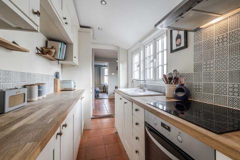 Park Street, Tunbridge Wells (no chain) 2 bed terraced house for sale