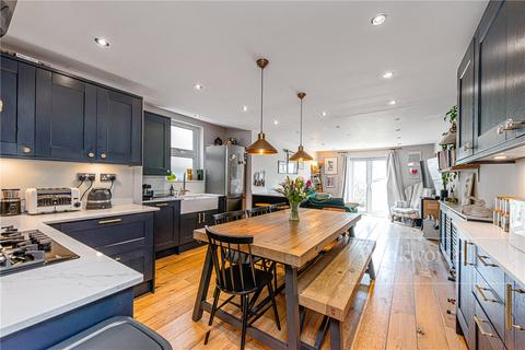 Holland Road, Kensal Rise, London, NW10 2 bed apartment for sale