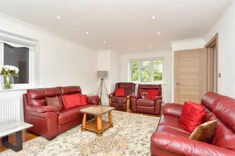 Robin Hood Lane, Walderslade... 5 bed chalet for sale