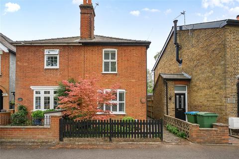 Back Green, Hersham, KT12 2 bed semi