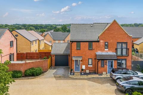 Lady Margaret Hall Way, Sherbourne... 2 bed semi