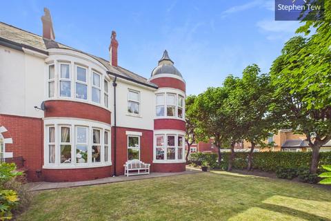 Woodstock Gardens, Blackpool, FY4 4 bed semi
