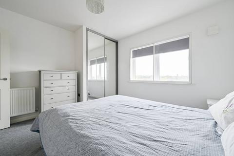 Thornbury Way, Walthamstow, London, E17 1 bed flat for sale