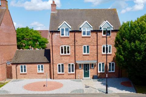 Ironwood Avenue, Desborough, Kettering 5 bed detached house for sale