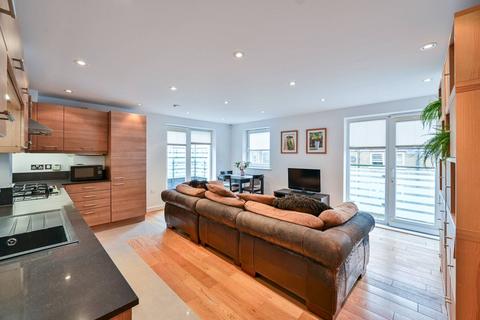 Lytham Street, Bermondsey, London, SE17 2 bed flat for sale