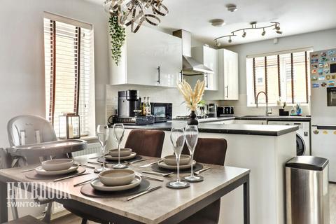 Fossard Gardens, Swinton 3 bed semi