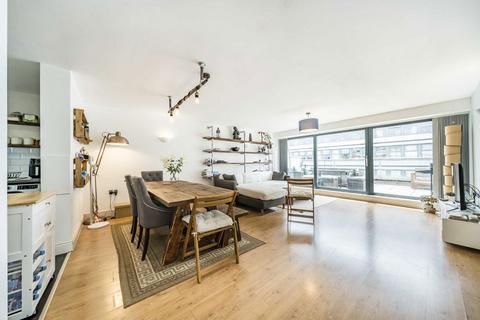 Streatham High Road, London SW16 3 bed flat for sale