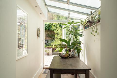 Ashmore Road, London W9 2 bed flat for sale