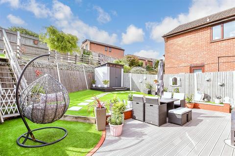 Hampton Close, Chatham, Kent 3 bed detached house for sale