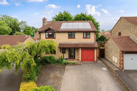 St. James Park, Yeovil 5 bed detached house for sale