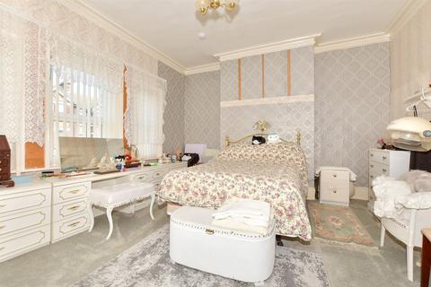 Ellington Road, Ramsgate CT11 4 bed terraced house for sale