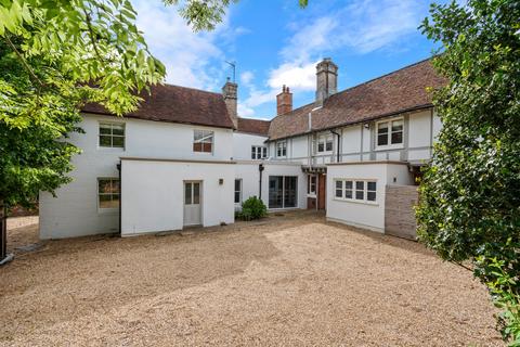 5 bedroom semi-detached house for sale