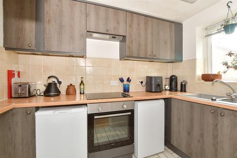 Acorn Avenue, Horsham RH13 3 bed end of terrace house for sale