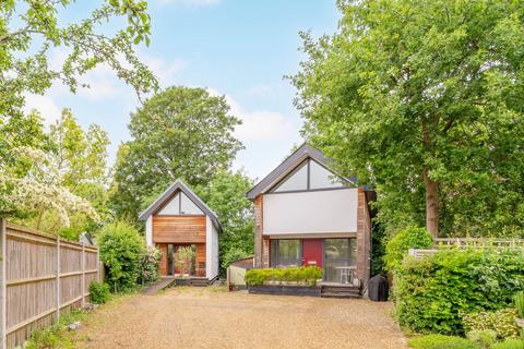Wandle Road, Sutton, Wallington, SM6 1 bed detached house for sale