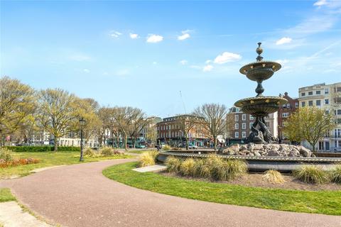 Old Steine, Brighton, East Sussex, BN1 2 bed flat for sale