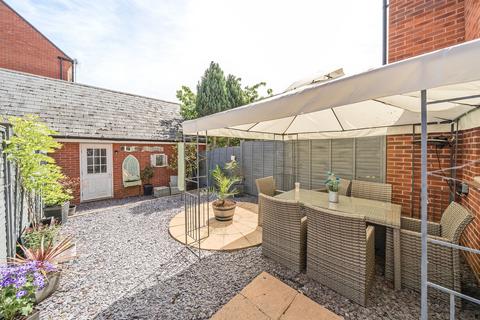 Second Crossing Road, Tewkesbury GL20 3 bed terraced house for sale