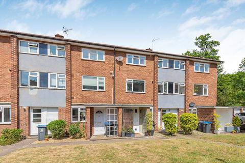South Terrace, Surbiton KT6 2 bed maisonette for sale