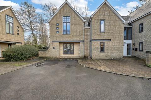 Ramplin Close, Bury St. Edmunds 2 bed ground floor flat for sale
