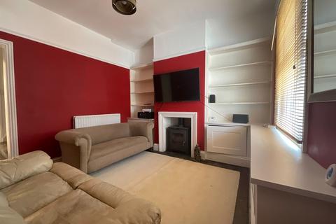 Five Ash Road, Gravesend, Kent 2 bed terraced house for sale
