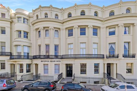 Brunswick Square, Hove, East Sussex, BN3 1 bed apartment for sale