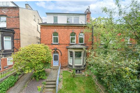 Bainbrigge Road, Headingley, Leeds 3 bed maisonette for sale