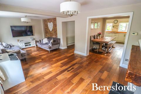 Ockendon Road, Upminster, RM14 3 bed semi