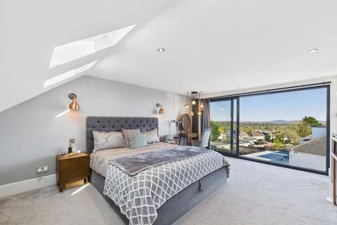 Cranbourne Road, Northwood, HA6 5 bed semi