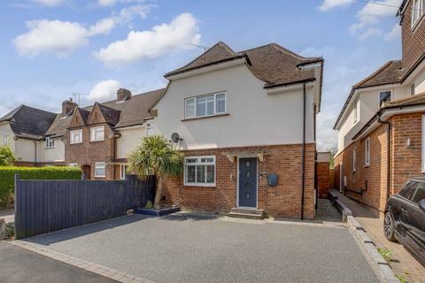 Trinity Avenue, Marlow, SL7 3AL 4 bed semi