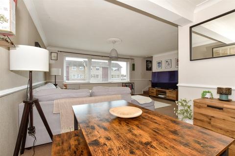 York Close, Horsham, West Sussex 3 bed maisonette for sale