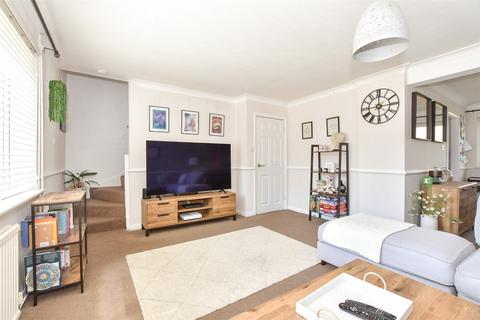 Windsor Court, Horsham RH13 3 bed maisonette for sale