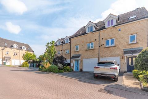 Whitestone Drive, East Morton... 3 bed house for sale