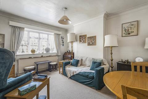 Streatham High Road, London, SW16 1 bed apartment for sale