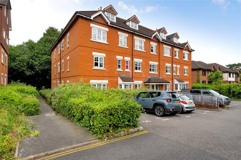 9 Heathside Road, Woking 2 bed apartment for sale
