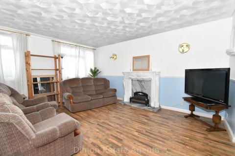 Magennis Close 3 bed terraced house for sale