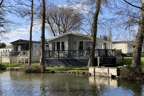 Clacton Road, Weeley 3 bed park home for sale