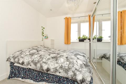 Connors Way, Canterbury, Kent 2 bed apartment for sale
