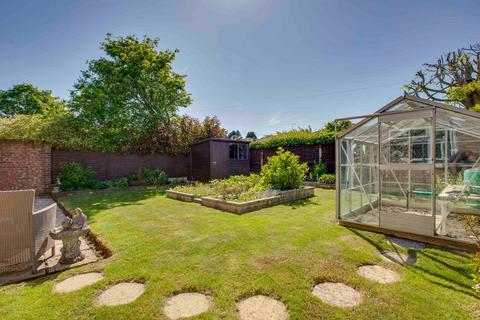 Darvills Meadow, High Wycombe HP15 2 bed semi