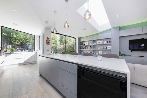 Lyndale Avenue, London NW2 5 bed house for sale