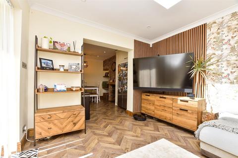 Coulsdon Road, Caterham CR3 3 bed semi