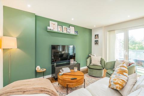 Enterprise Way, London SW18 2 bed flat for sale