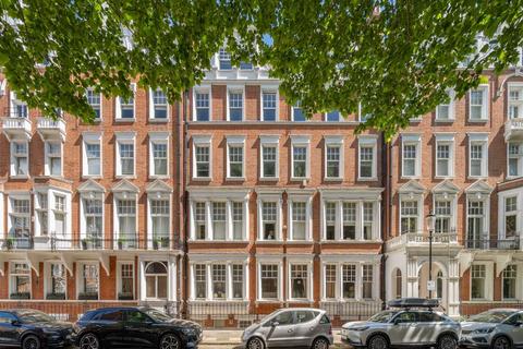 Embankment Gardens, London SW3 2 bed flat for sale