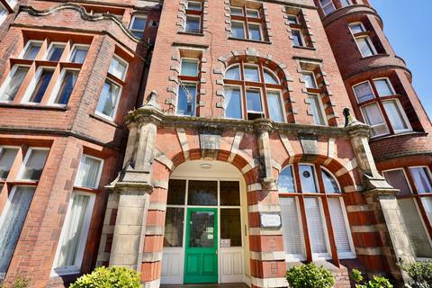 Prince Of Wales Road, Eversley Court... 2 bed apartment for sale
