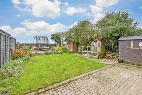 The Green, Romney Marsh TN29 3 bed semi