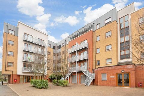 North Star Boulevard, Greenhithe, Kent 2 bed flat for sale