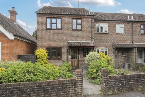 Queens Parade, Lyndhurst, SO43 2 bed end of terrace house for sale