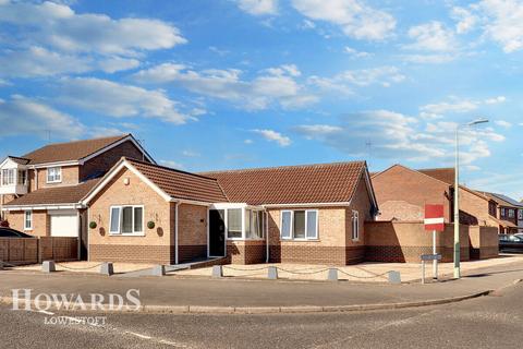 Houghton Drive, Lowestoft 2 bed detached bungalow for sale
