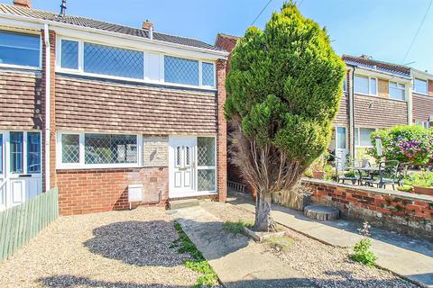 Moor Avenue, Wakefield WF3 3 bed end of terrace house for sale