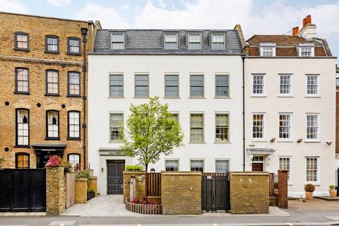 New Kings road, Fulham, London, SW6 2 bed flat for sale