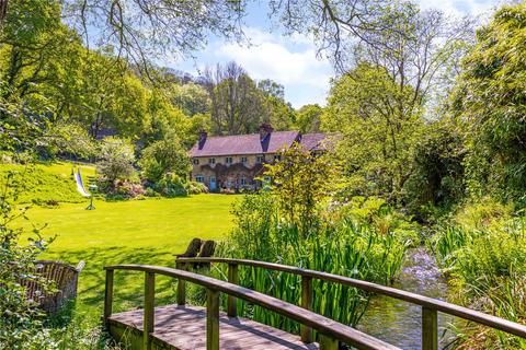 Kitts Lane, Churt, Farnham, Surrey 4 bed detached house for sale